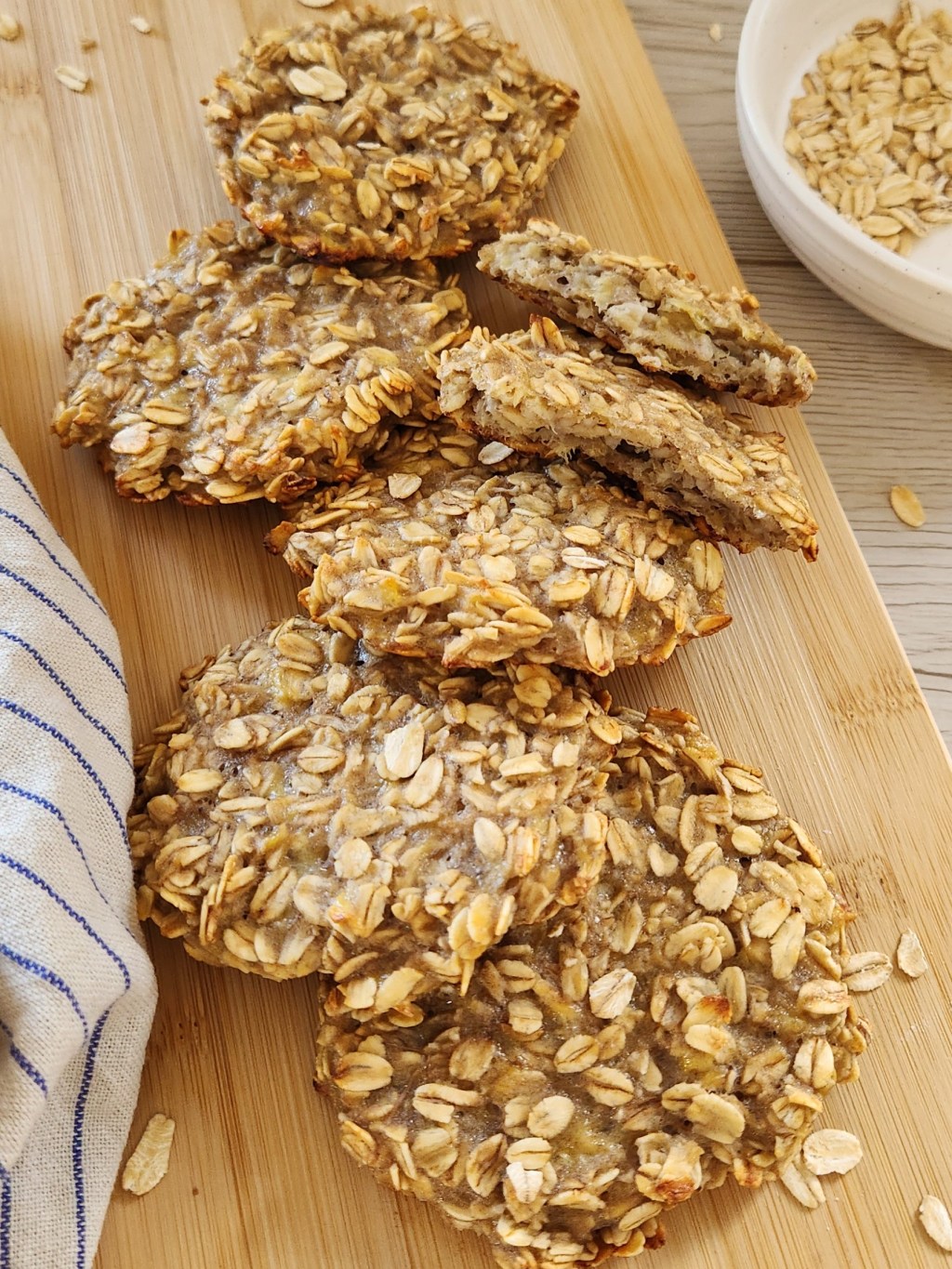 Healthy 2-Ingredient Banana Oat Cookies (Easy, No Sugar, No&nbsp;Flour)