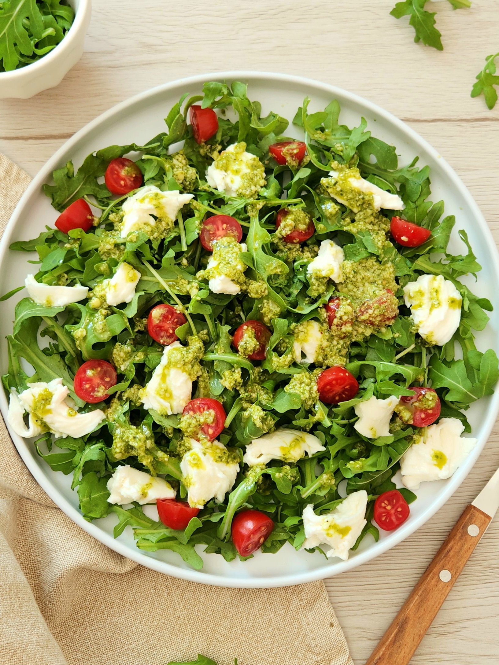 Arugula Mozzarella Salad with Pesto Dressing (Easy & Healthy)