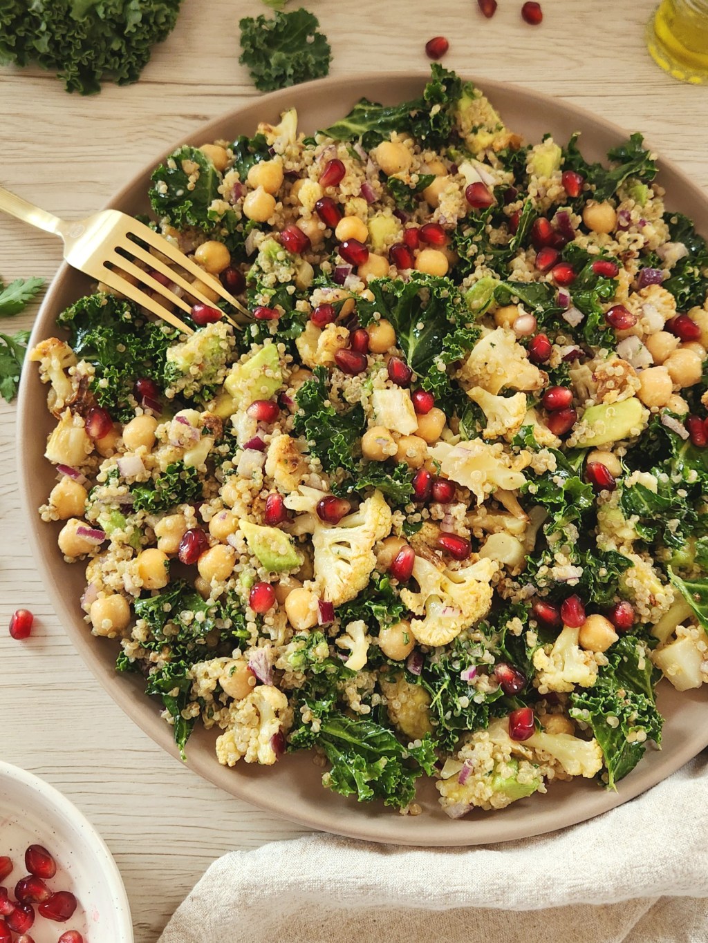 Roasted Cauliflower Kale Quinoa Salad (Healthy &&nbsp;Easy)